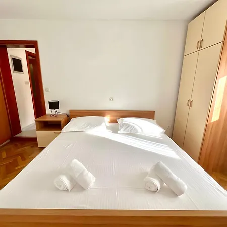 Adria 2 Apartmán Slatine