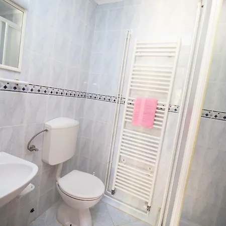 Adria 2 Apartmán *