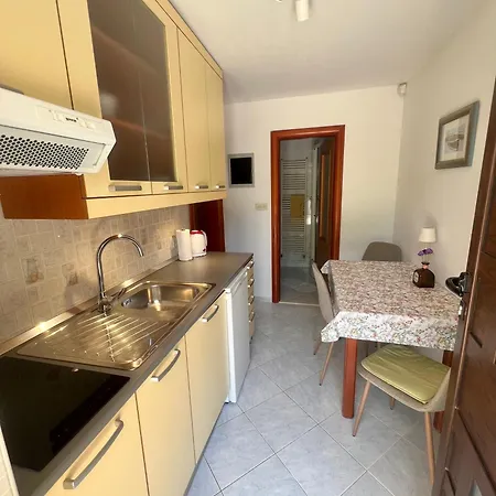 Adria 2